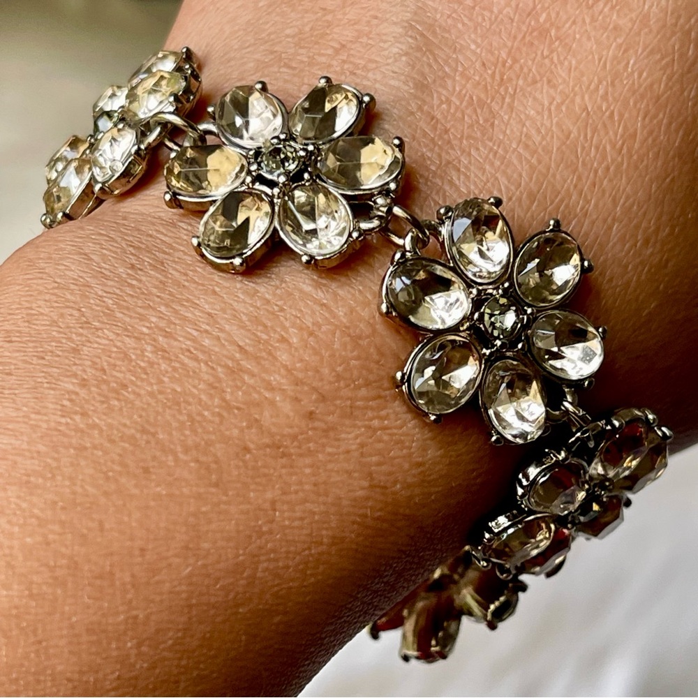LOFT | Flower Crystal Silver Tone Bracelet 17.5cm/7.5" long Toggle Closure
